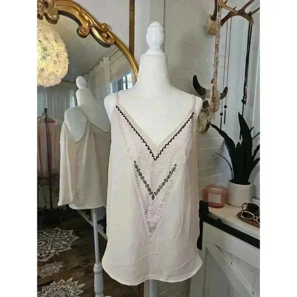 41 Hawthorn Tops - 41Hawthorn Women's Size L Beige Tank with White and Black Design
